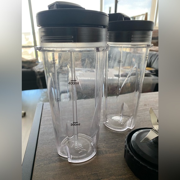 Ninja Fit Blender + 2 cups + 2 sipping lids - Picture 7 of 8